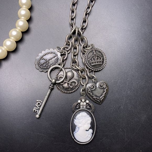Faux Pearl Cameo Charm Pendant Necklace Antiqued Style Skeleton Key Fleur De Lis - Picture 2 of 6